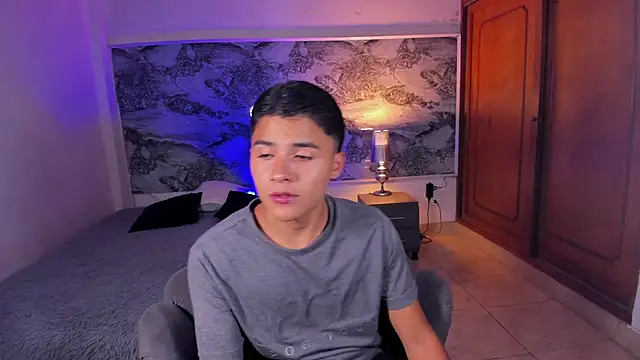 Snapshot of Liam_Dustin chatting on 04/08/26, 09:15 Liam Dustin online show from 04/08/26, 09:15