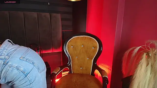 Miila 18 online show from 03/27/26, 03:23