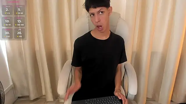 Snapshot of Ethan_qop chatting on 04/01/26, 12:50 Ethan qop online show from 04/01/26, 12:50