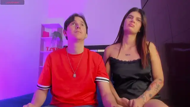 Snapshot of Mariana_and_Ronny chatting on 04/03/26, 08:40 Mariana and Ronny online show from 04/03/26, 08:40