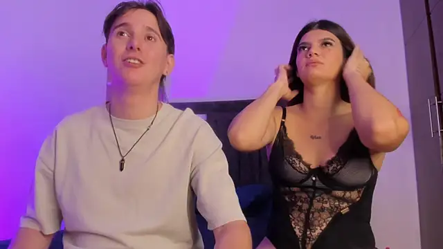 Snapshot of Mariana_and_Ronny chatting on 04/15/26, 09:15 Mariana and Ronny online show from 04/15/26, 09:15