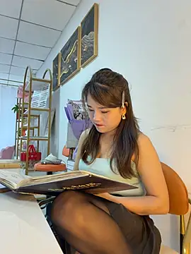 Snapshot of Xiaoxiao-y chatting on 03/17/26, 07:23 Xiaoxiao-y online show from 03/17/26, 07:23