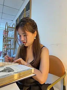 Snapshot of Xiaoxiao-y chatting on 04/08/26, 07:08 Xiaoxiao-y online show from 04/08/26, 07:08