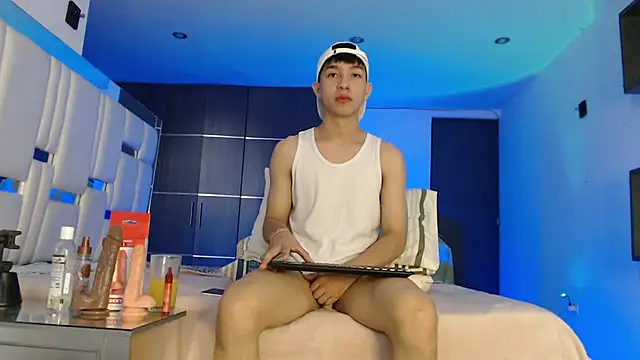 Snapshot of Sam__kat chatting on 04/11/26, 10:03 Sam kat online show from 04/11/26, 10:03