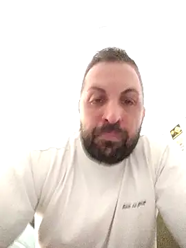Snapshot of Bennygerner1991 chatting on 04/12/26, 02:11 Bennygerner1991 online show from 04/12/26, 02:11