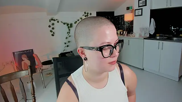 VexaVeylish online show from 04/07/26, 01:33