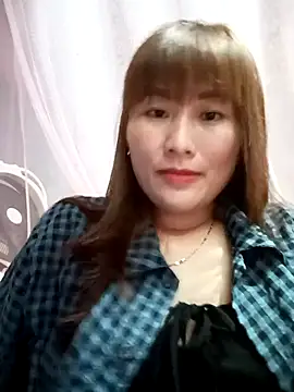 Lucxy-ki6 online show from 05/01/26, 12:43