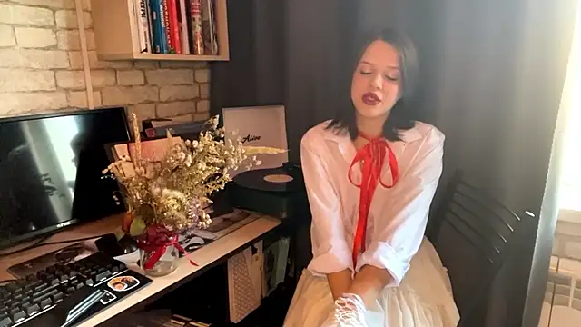 SarahHunnye online show from 03/15/26, 11:55