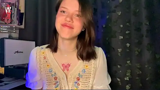 SarahHunnye online show from 04/13/26, 12:49