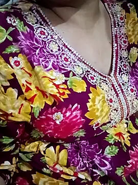 Snapshot of Gujju_bhabhi69 chatting on 03/28/26, 06:18 Gujju bhabhi69 online show from 03/28/26, 06:18