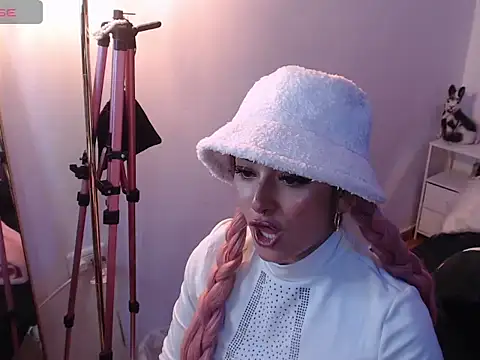 trinitych  online show from 03/25/26, 06:41