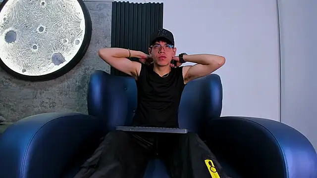 Bennet-Grayy online show from 05/20/26, 04:40