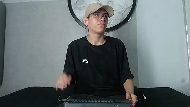 Bennet-Grayy online show from 05/22/26, 01:35