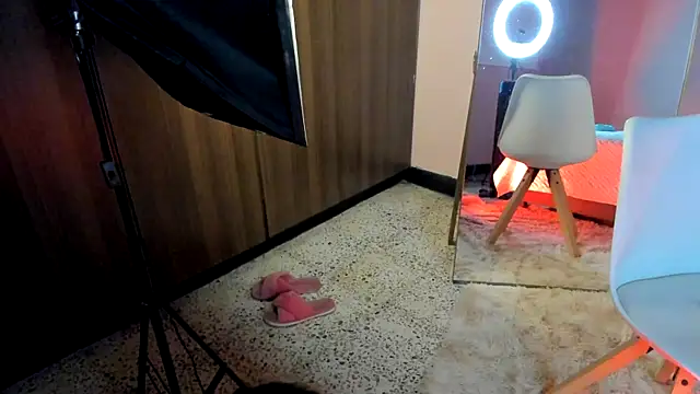 Samiramalek22 online show from 04/02/26, 12:58