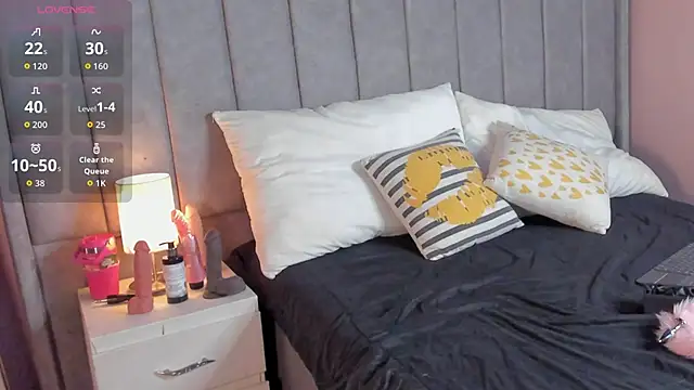 Samiramalek22 online show from 04/13/26, 12:32