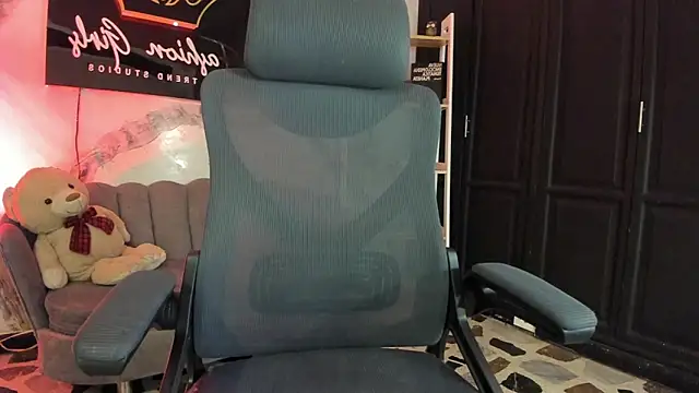 AlaskaFlowerss1  online show from 04/06/26, 05:41