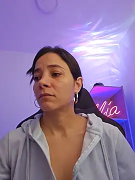 miaeyex online show from 06/01/26, 12:07