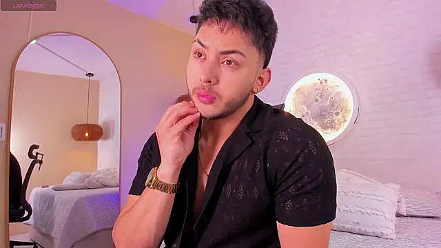 Snapshot of Dylan_vega01 chatting on 03/19/26, 12:53 Dylan vega01 online show from 03/19/26, 12:53