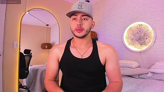 Snapshot of Dylan_vega01 chatting on 03/21/26, 01:26 Dylan vega01 online show from 03/21/26, 01:26