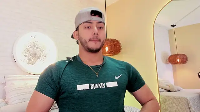 Snapshot of Dylan_vega01 chatting on 04/10/26, 01:05 Dylan vega01 online show from 04/10/26, 01:05