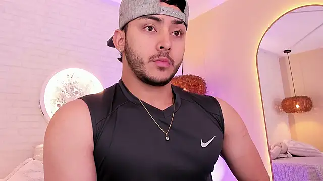 Snapshot of Dylan_vega01 chatting on 04/13/26, 04:23 Dylan vega01 online show from 04/13/26, 04:23