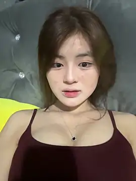 Snapshot of Sweet20-20 chatting on 04/15/26, 01:40 Sweet20-20 online show from 04/15/26, 01:40