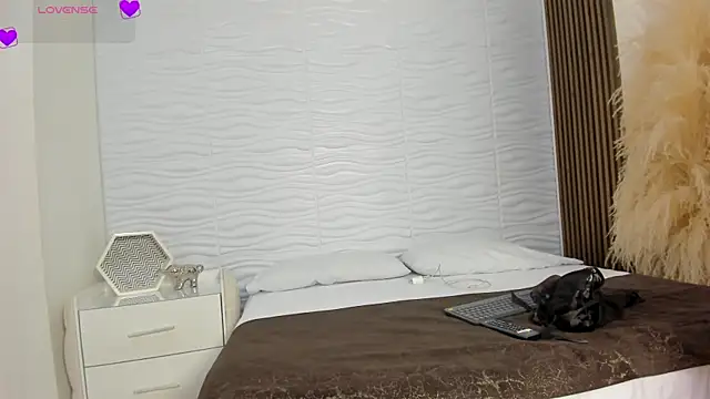 AlondraSoomer online show from 04/05/26, 05:04