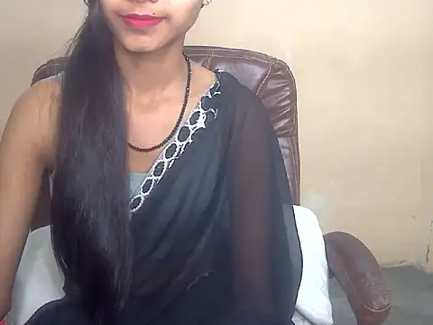 QueenOfDesire01 online show from 04/03/26, 05:33