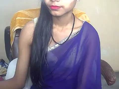 QueenOfDesire01 online show from 04/08/26, 05:35