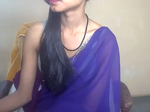 QueenOfDesire01 online show from 04/14/26, 02:39