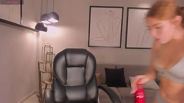 ArianaNova online show from 04/15/26, 03:35