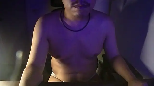 Snapshot of 5inder chatting on 03/20/26, 02:33 5inder online show from 03/20/26, 02:33