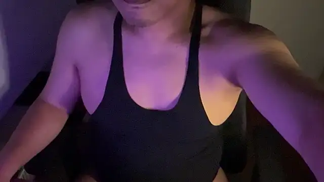 Snapshot of 5inder chatting on 04/12/26, 02:33 5inder online show from 04/12/26, 02:33