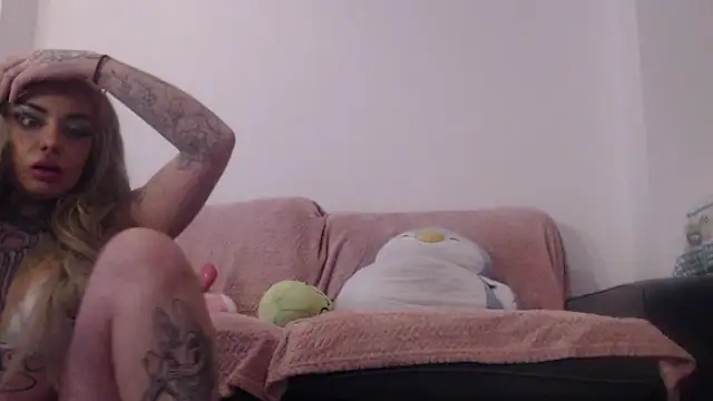 Snapshot of jenypr1ncess chatting on 03/23/26, 04:44 jenypr1ncess online show from 03/23/26, 04:44