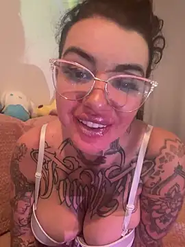 Snapshot of jenypr1ncess chatting on 04/10/26, 05:34 jenypr1ncess online show from 04/10/26, 05:34