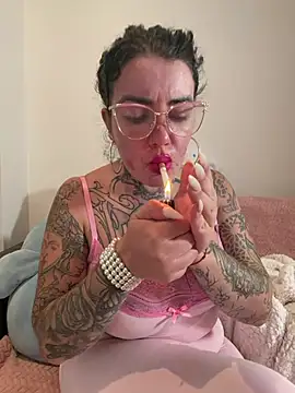 Snapshot of jenypr1ncess chatting on 04/16/26, 11:55 jenypr1ncess online show from 04/16/26, 11:55