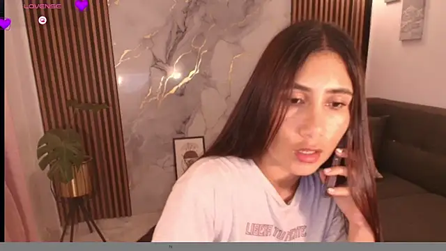 LucyBecker online show from 04/01/26, 12:33