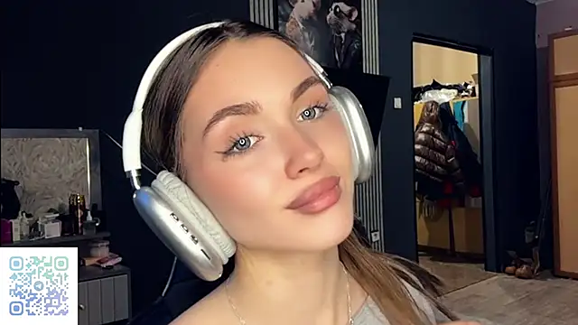 Snapshot of Veluxe chatting on 03/19/26, 03:38 Veluxe online show from 03/19/26, 03:38