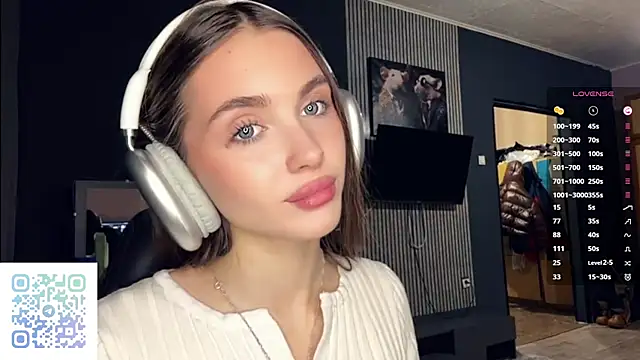 Snapshot of Veluxe chatting on 03/22/26, 03:59 Veluxe online show from 03/22/26, 03:59