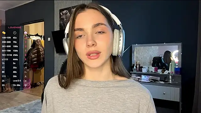 Snapshot of Veluxe chatting on 03/29/26, 03:01 Veluxe online show from 03/29/26, 03:01