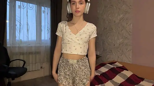 Snapshot of Veluxe chatting on 04/02/26, 03:09 Veluxe online show from 04/02/26, 03:09