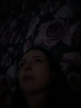 MiaBrrr999 online show from 04/05/26, 06:27