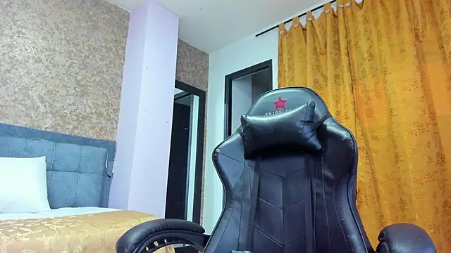 Snapshot of IsaSkinny chatting on 04/10/26, 07:18 IsaSkinny online show from 04/10/26, 07:18