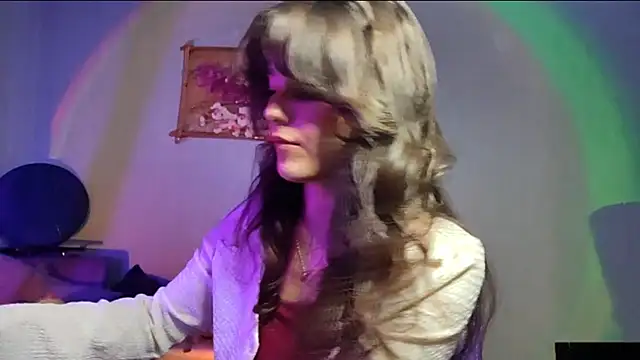 Snapshot of CareyDevan chatting on 04/02/26, 01:31 CareyDevan online show from 04/02/26, 01:31