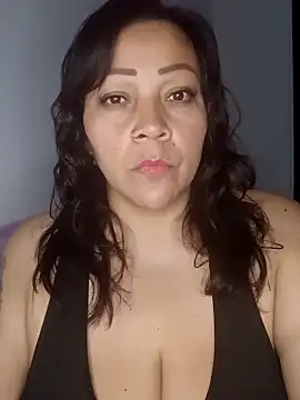 Snapshot of Naia_queen25 chatting on 04/07/26, 08:15 Naia queen25 online show from 04/07/26, 08:15