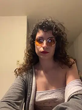 conejita000 online show from 03/25/26, 02:06