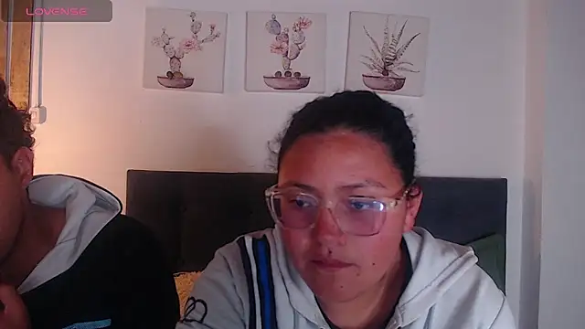 naughtycouplex  online show from 04/06/26, 12:08