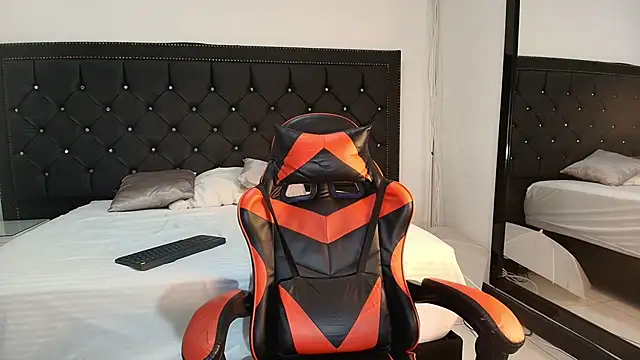 NohaDrake online show from 03/23/26, 04:27