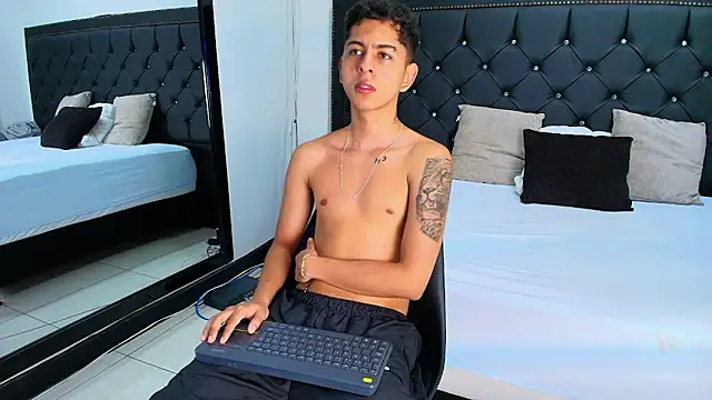 NohaDrake online show from 04/10/26, 08:02