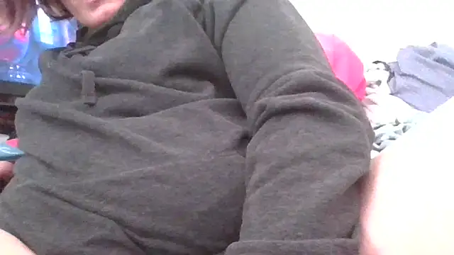 kitty-kitten82 online show from 03/24/26, 05:51